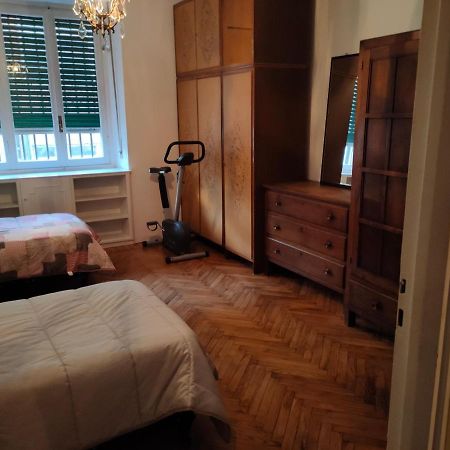 Casa - House Xavier Una Casa Famigliare , Dame Entra Solo Chi A Un Bel Cuore , Non'E Il L'Intero Alloggio Solo Stanze E Bagno Appartement Turijn Buitenkant foto