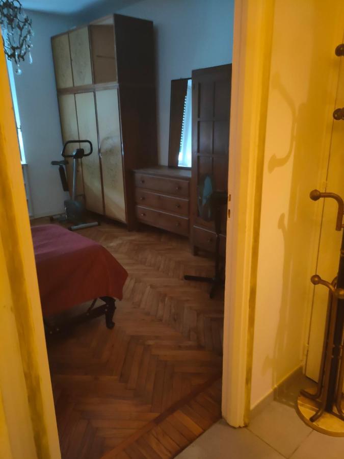 Casa - House Xavier Una Casa Famigliare , Dame Entra Solo Chi A Un Bel Cuore , Non'E Il L'Intero Alloggio Solo Stanze E Bagno Appartement Turijn Buitenkant foto