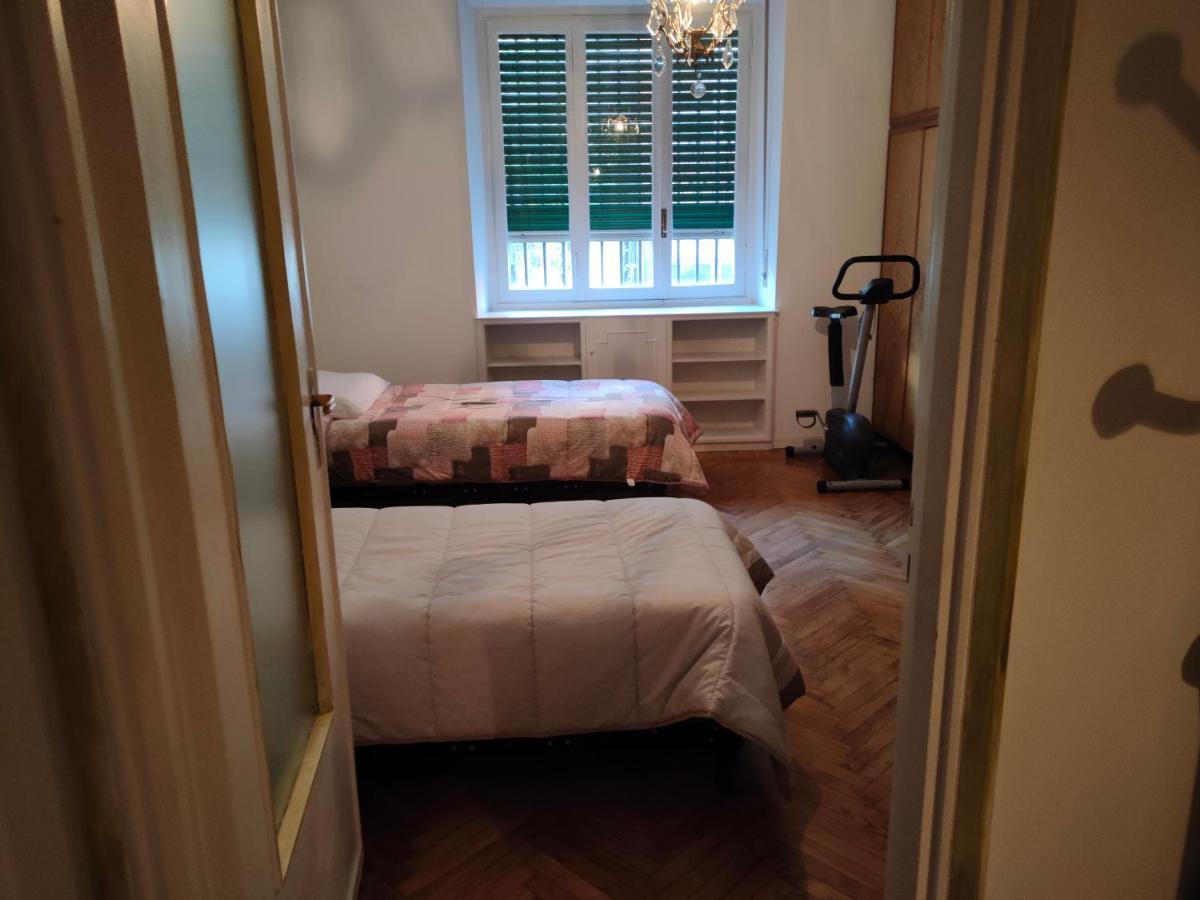 Casa - House Xavier Una Casa Famigliare , Dame Entra Solo Chi A Un Bel Cuore , Non'E Il L'Intero Alloggio Solo Stanze E Bagno Appartement Turijn Buitenkant foto