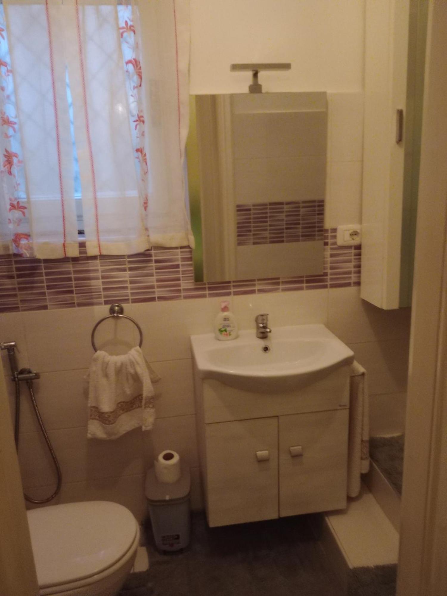Casa - House Xavier Una Casa Famigliare , Dame Entra Solo Chi A Un Bel Cuore , Non'E Il L'Intero Alloggio Solo Stanze E Bagno Appartement Turijn Buitenkant foto